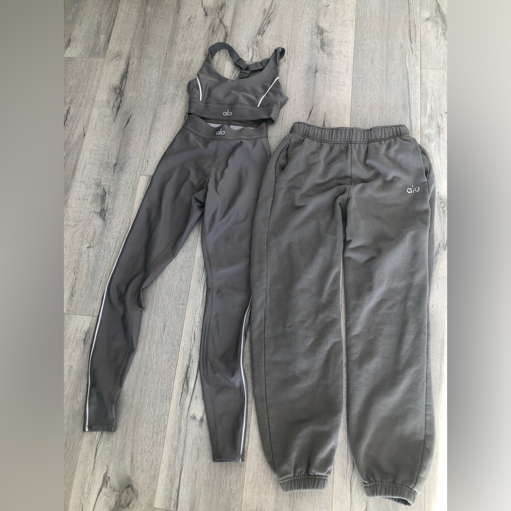 ALO Yoga Limestone High-Waist Leggings, Sports Bra & Joggers Set